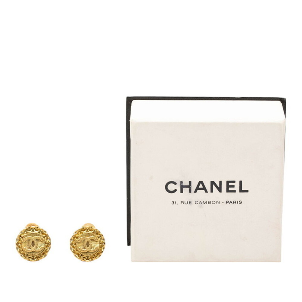 CHANEL Vintage Gold Logo Earrings - Picture 4 of 4